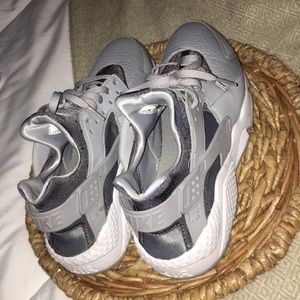 Grey Nike huraches